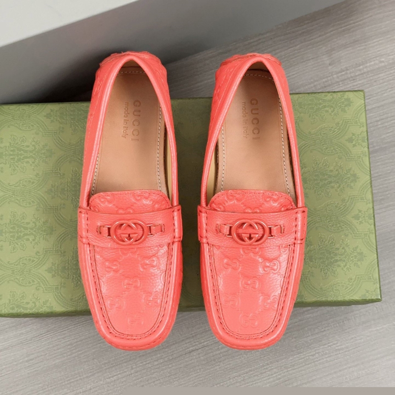 G*u*i leather shoes